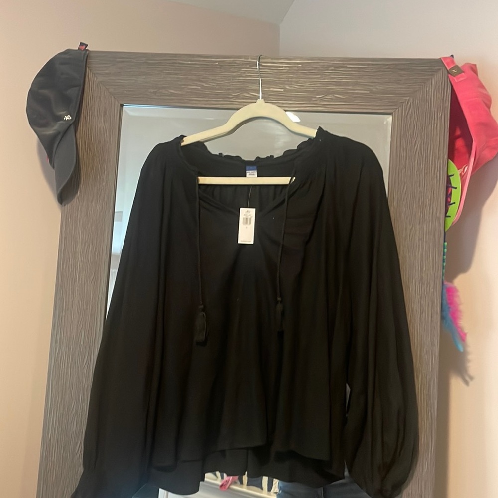 Old navy size L black blouse with tags!